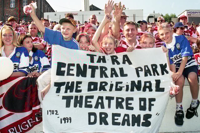 1999 - Wigan fans say their goodbyes to Central Park.