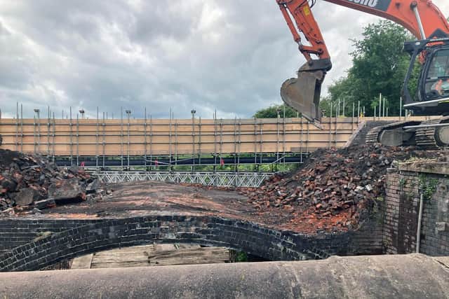 Demolition of of Ladies Lane bridge at Hindley