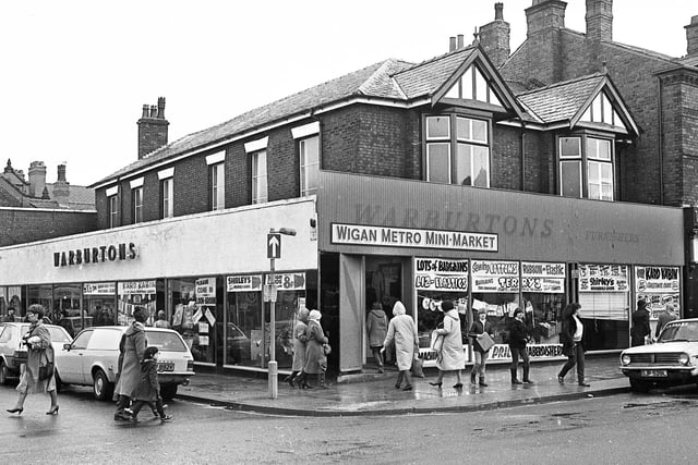 Wigan Metro Mini Market established where Warburton's furniture store used to be on Hope Street in March 1983. Amongst the stalls were Liz Elastics, Terry's clothes and the Kard Kabin.