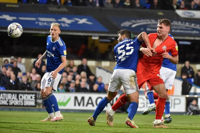 Jason Kerr gets shirty with Sam Morsy at Ipswich
