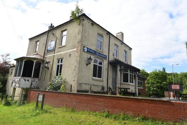 Like the Dover Lock in Abram, what used to be the canalside Navigation pub in Shevington didn't work out in the end and now it's several years since its successor, the Indian restaurant called Baby Elephant, closed and has quickly fallen into decay. However it was recently revealed that it has been put up for sale by its current owner. Let's hope that signals a new beginning.