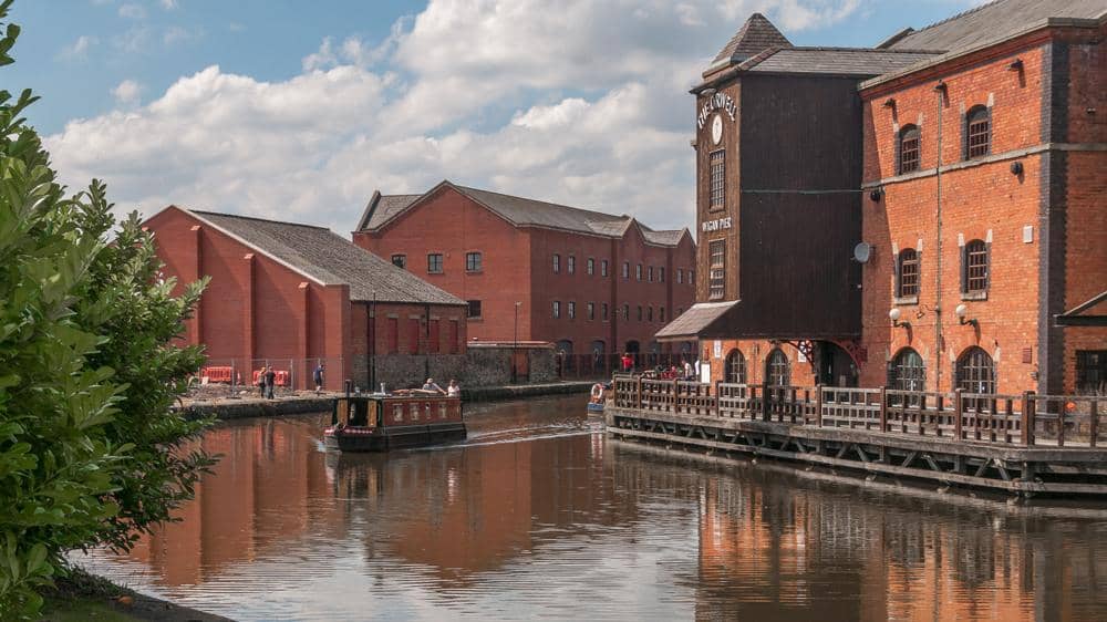 The average price of a home in Wigan according to the latest UK house price index is £150,452.