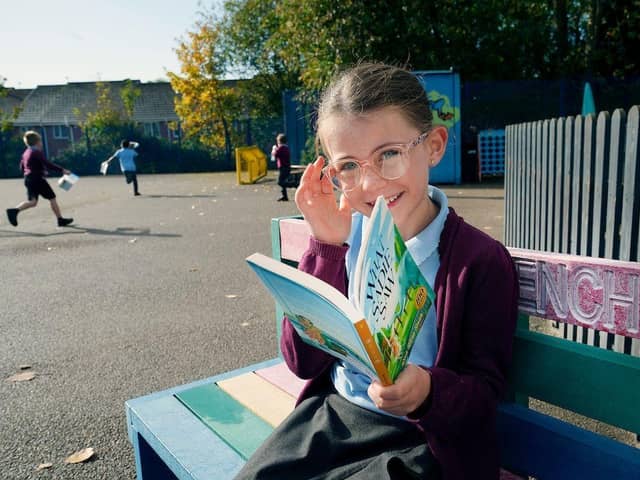 Atherton school welcomes donation of books from Amazon