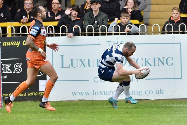 Liam Marshall's first of the afternoon was his 100th career try, which came in what his 100th Super League appearance.
