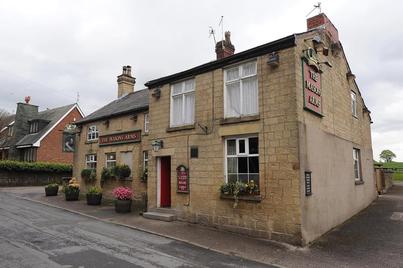 The Masons Arms on Carr Mill Road has a rating of 4.7 out of 5 from 390 Google reviews, making it the highest-rated in Billinge