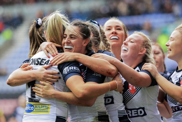 England Women made it two wins out of two at the start of their World Cup campaign, as they beat Canada 54-4.
