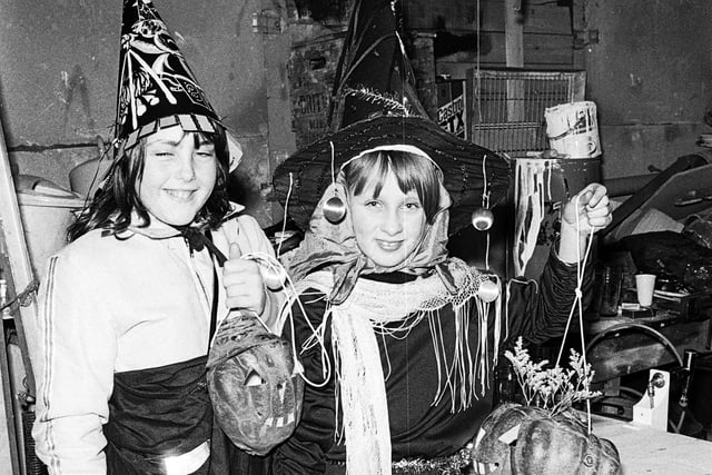 RETRO 1981
Wigan youngsters enjoy dressing up for Halloween in the early 1980s