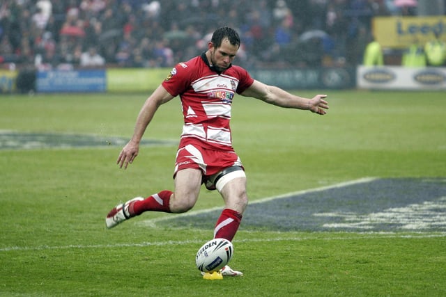 Richards was a reliable kicker for the Warriors and is the highest overseas points scorer in Super League history, and fifth overall.