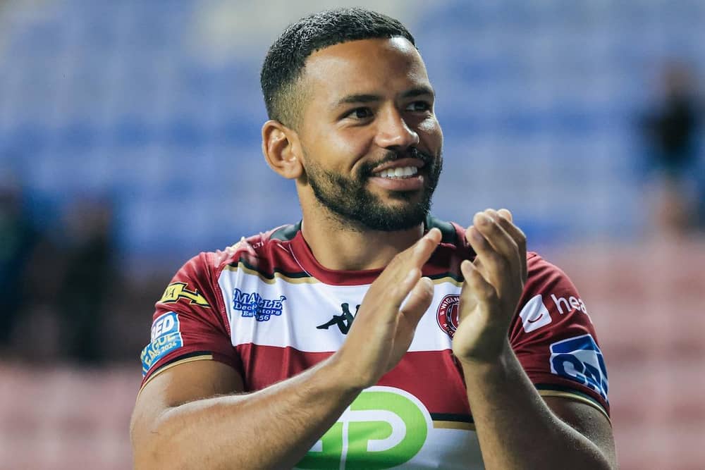 Kruise Leeming applauds the Wigan Warriors fans