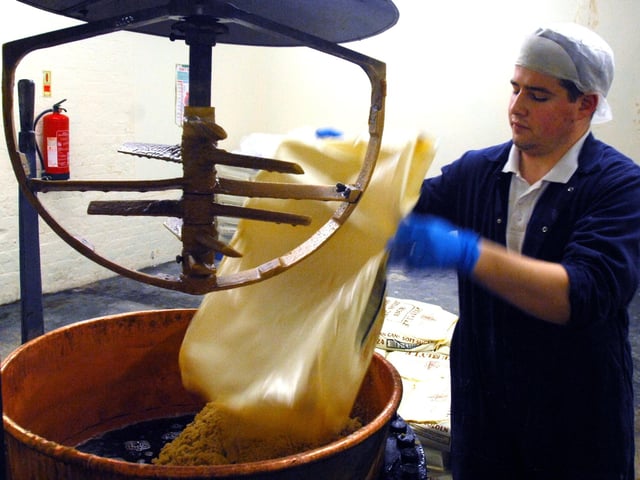Simon Farrimond adds the ingredients at the start