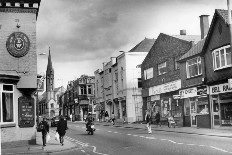 Rewind 39 pictures of faces and places from the far and near past on