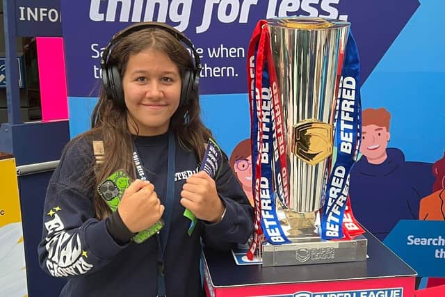 Hindley Rugby Hindley ARLFC Girls junior inspired by Kevin Sinfield to raise money ...