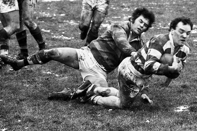 Wigan scrum-half Gary Stephens plunges over for his very first try for the club in the Division 2 match against Dewsbury on Sunday 22nd of February 1981.
Wigan won 35-11 in their one and only season in Division 2.