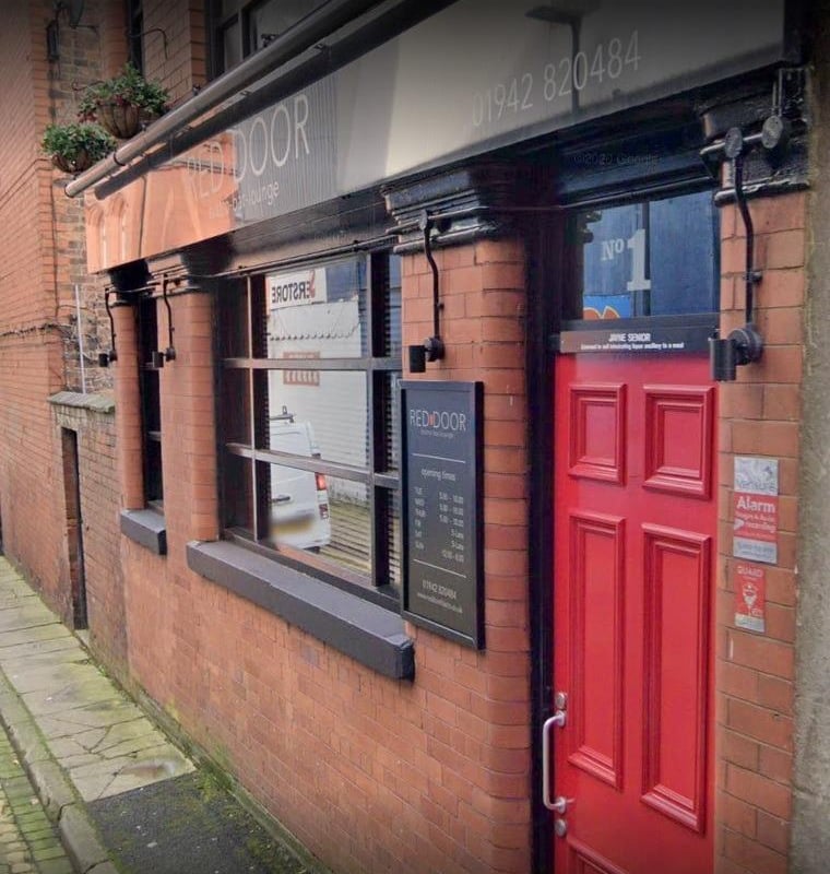 Sunday Roasts in and Around Wigan: the Highest Rated Eateries Accor...