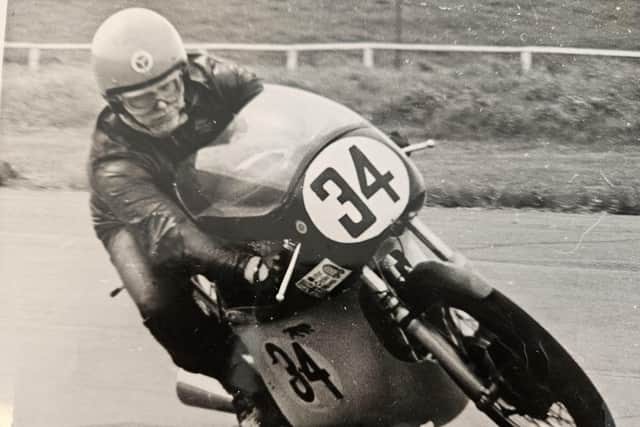 Les Hurst racing at Aintree in 1972