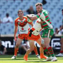 Ethan O'Neill, son of former Wigan playmaker Julian, has signed a two-year deal with Leigh Leopards
