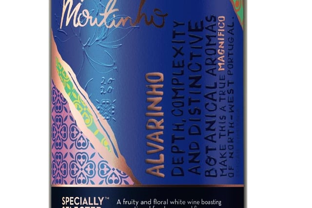 Specially Selected Mimo Moutinho Alvarinho drops from £6.49 to £5.99 at Aldi.
Fruity and floral, its grapes grow in Portugal, not far from the Atlantic Ocean.