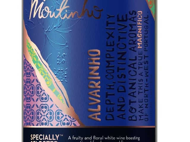 Specially Selected Mimo Moutinho Alvarinho drops from £6.49 to £5.99 at Aldi.
Fruity and floral, its grapes grow in Portugal,  not far from the Atlantic Ocean.
