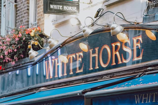 The White Horse warm welcome awaits