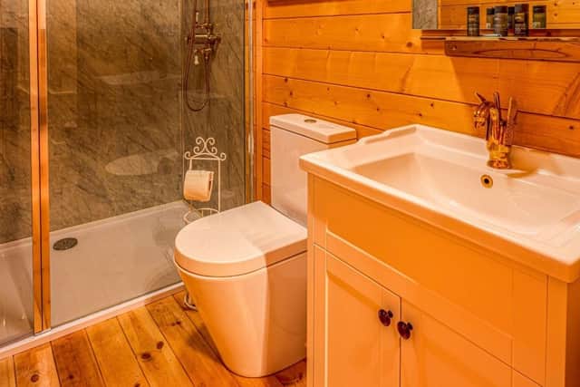The bathroom in Swan Lodge