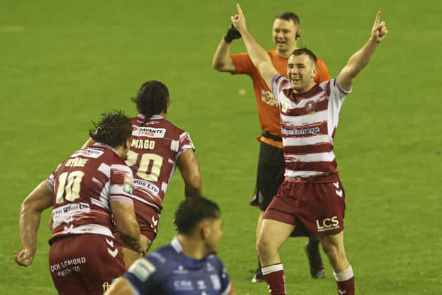 Harry Smith kicked the winning drop-goal in Wigan Warriors' victory over Hull FC