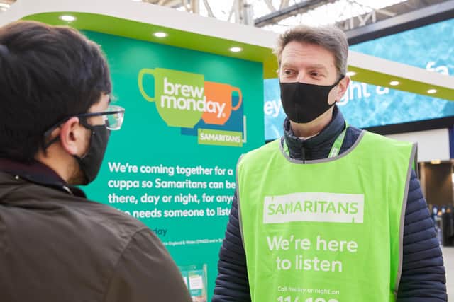 Samaritans volunteers join Network Rail and rail industry in return to station events for the charity’s Brew Monday to encourage rail users to have a cuppa and a catch up and to forget so called ‘blue Monday’.