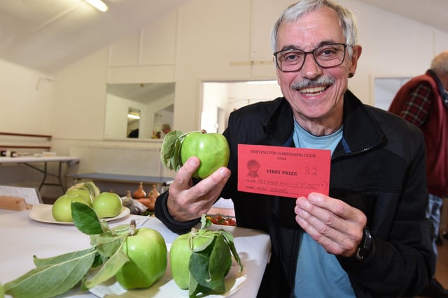 Mike Briers with his prize-winning apples at last year's show