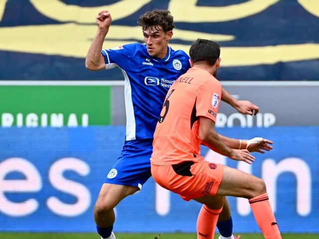 Ran his blood to water yet again, this time ploughing the lone furrow, but showed a complete lack of confidence when he did get a rare sight of goal which, for a lone frontman, is not great