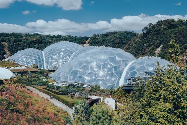 Visit the prehistoric monument, Stonehenge, located in Salisbury in Wiltshire, or take a trip to the beautiful botanical gardens at the Eden Project, where you can trek through the world’s largest indoor rainforest and immerse yourself in the calm surroundings of plants and flowing rivers.