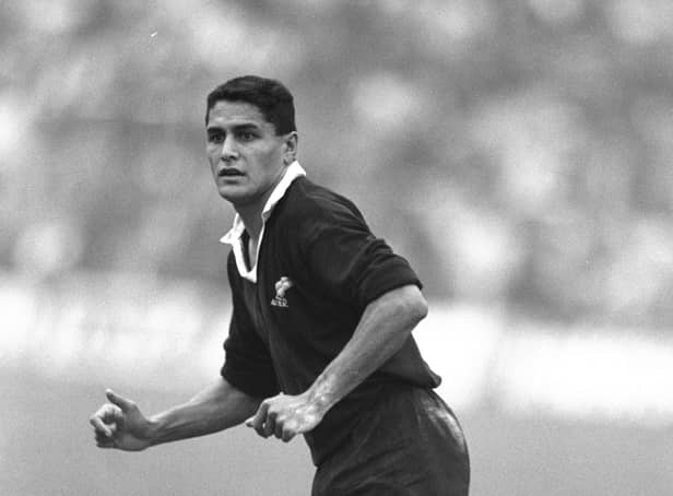 Frano Botica in action for New Zealand (Credit: Russell Cheyne/Allsport)