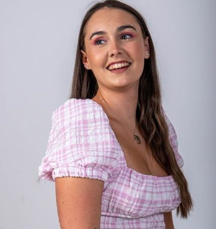 Country music artist Katie Belle