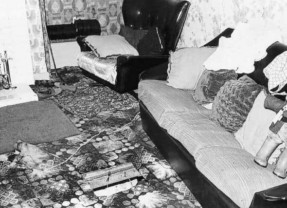 Man under the floorboards. West Street, Ince 1982 B25lY21zOmU1NjI5YzA4LWJjNTUtNGMzNC1iNGQwLThjMGUzNDZjYzNkNTpjMzU5ODJlYS0zZjkxLTRlYWQtODE3Ni1jYTBhN2M4ZjgzYWQ=