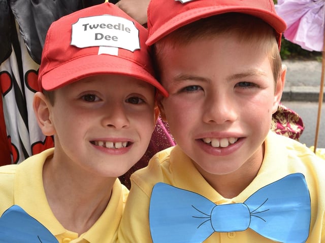 Tweedle Dee and Tweedle Dum usually known as Oscar and Angus in the Newburgh Fair procession.