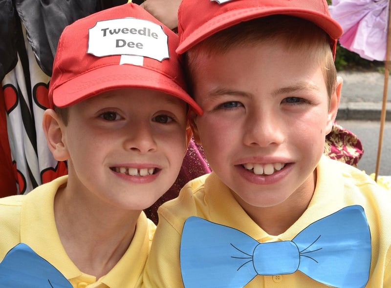 Tweedle Dee and Tweedle Dum usually known as Oscar and Angus in the Newburgh Fair procession.