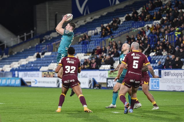 Jake Wardle wins the ball in the air in the build-up to the winning try.