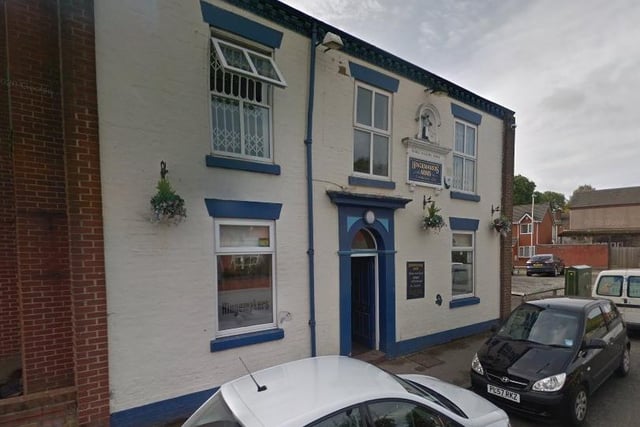 The Hingemakers Arms on Heath Road, Ashton-in-Makerfield, has a rating of 4.5 out of 5 from 186 Google reviews