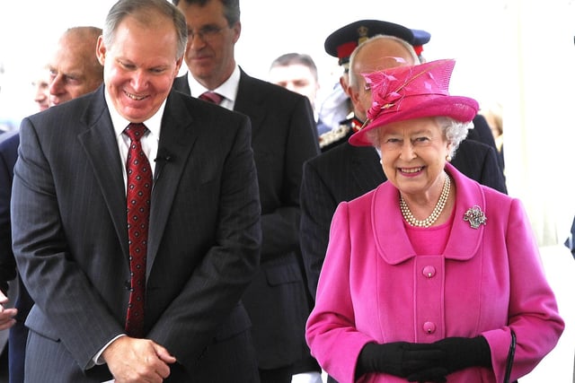 The Queen enjoying her tour of Heinz with Scott O'Hara, Executive Vice President, President and Chief Executive Officer, Heinz Europe.