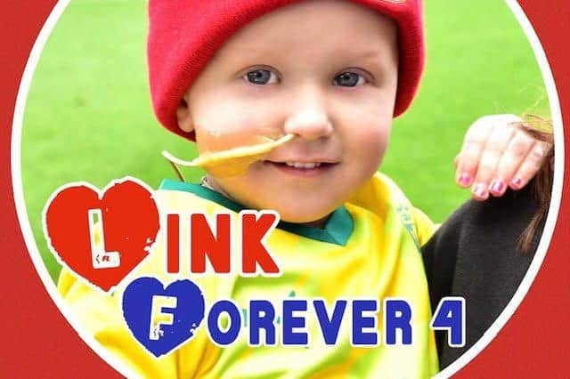 Link's logo with forever four