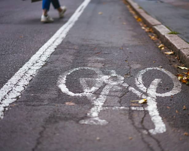Bike lane photo by Phil Hearing on Unsplash