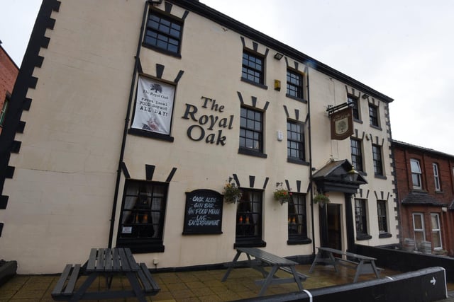 The Royal Oak pub
 Standishgate, Wigan WN11XL