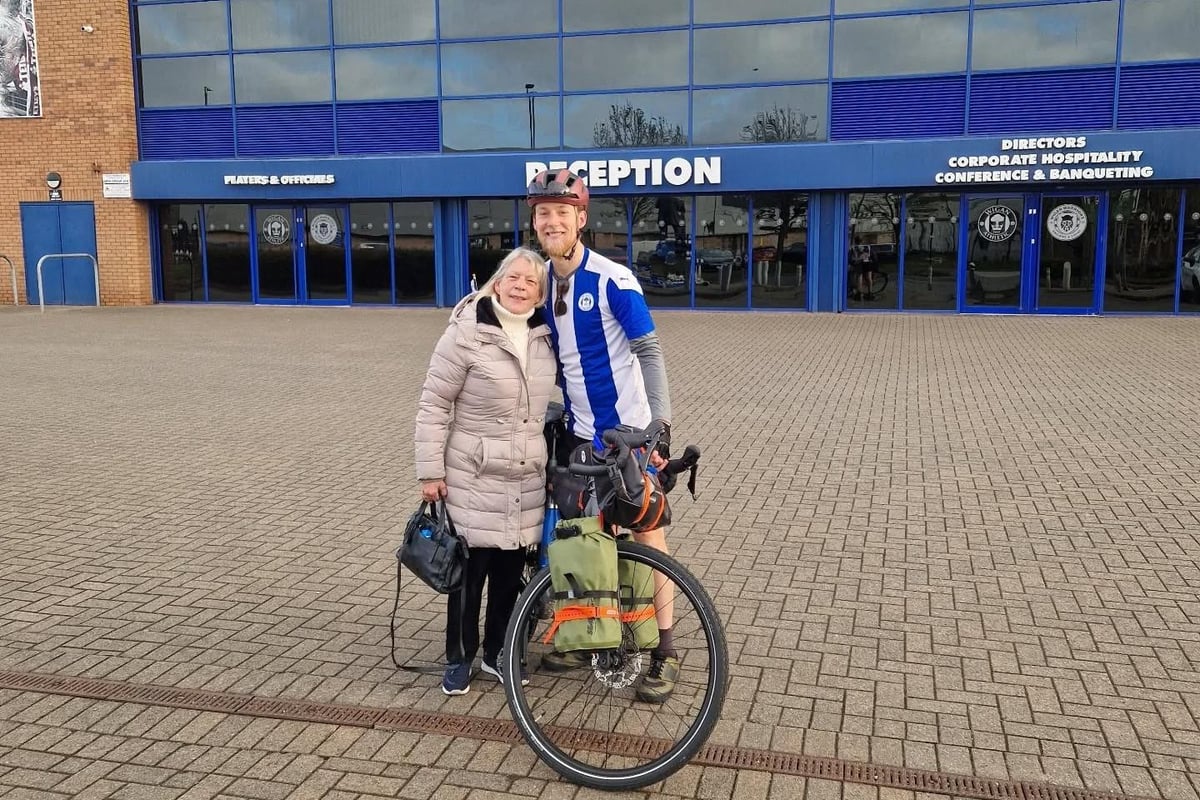 Wigan fan to cycle to 92 football league clubs in memory of late uncle