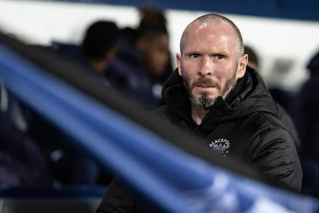 Michael Appleton's side could find themselves inside the bottom three if they lose again on Saturday