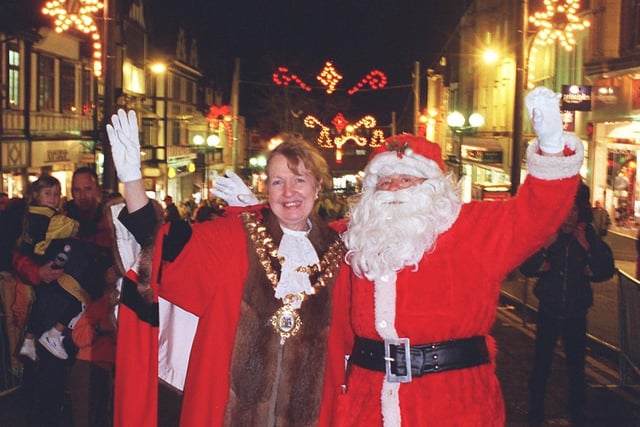 1999 - The Mayor, Coun. Evelyn Smith, with Santa after switching on the Christmas lights.