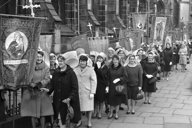 The Wigan Mothers Union annual walk at Wigan parish church in 1967.