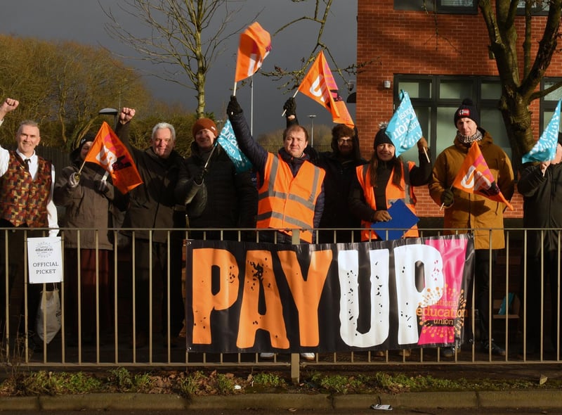 Members of the NEU are calling for a pay rise