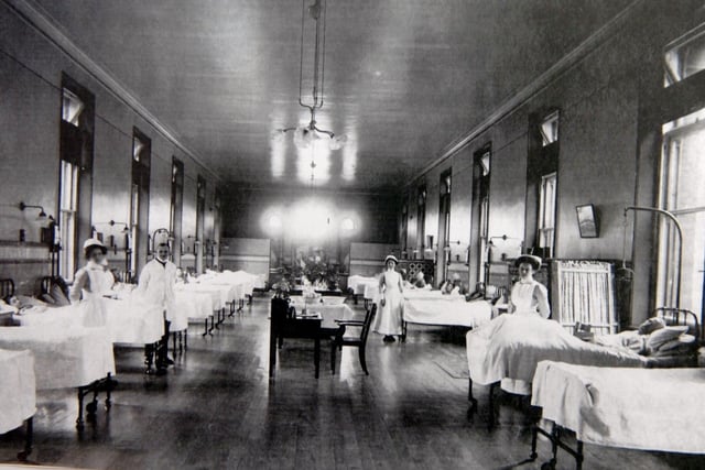 Matron's Round, Albert Ward, Preston Royal Infirmary 1911.