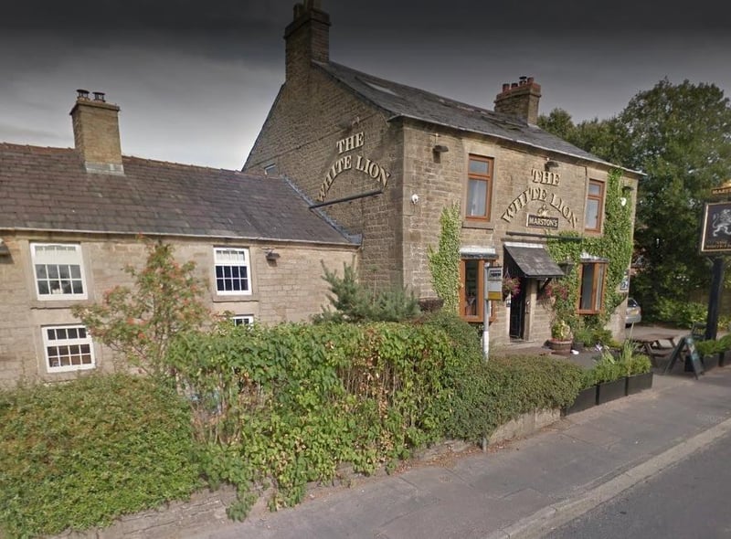 The White Lion on Mossy Lea Road, Wrightington, has a rating of 4.6 out of 5 from 1,900 Google reviews
