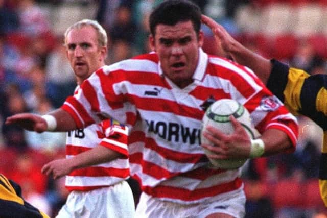He scored 22 tries in 34 appearances for Wigan and then played for Castleford during the 1998 and 99 seasons, scoring seven tries