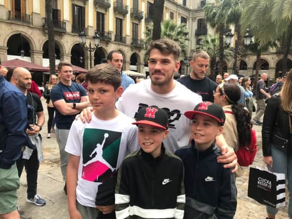 Oliver Gildart meets fans in Barcelona