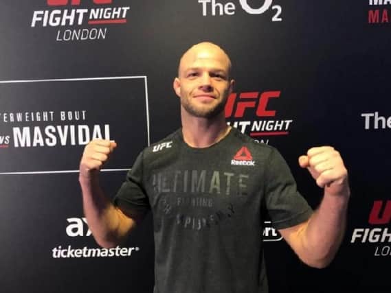Mike Grundy won in his UFC debut
